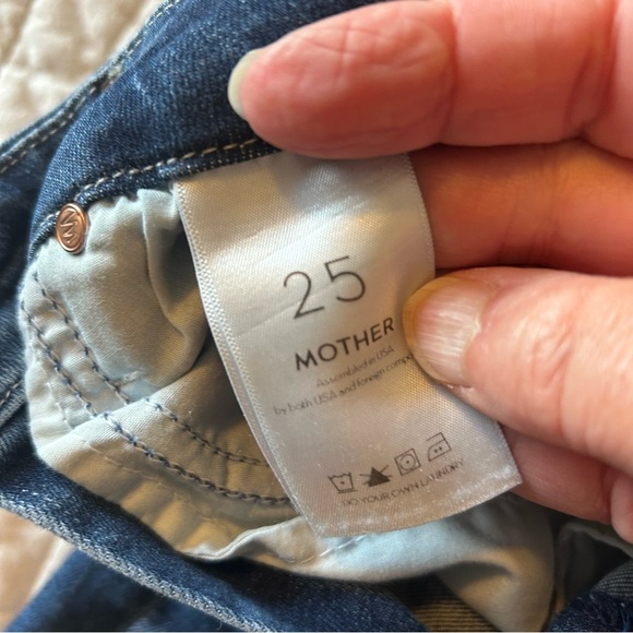 MOTHER The Looker Ankle Fray Jeans in Invitation Only Wash. Size. 25. - Picture 11 of 16